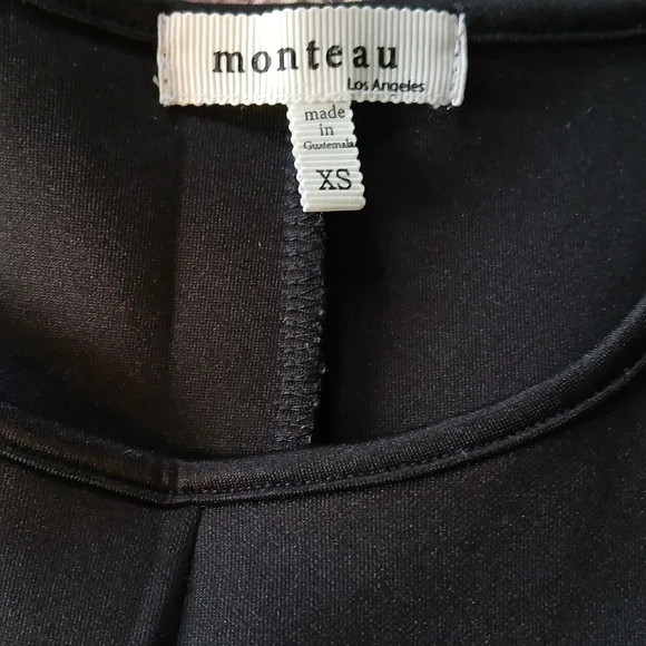 Elegant Black Sleeveless Dress - Picture 2 of 4